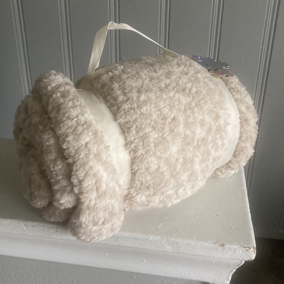 NWT Beautiful Cream Animal Print Sherpa Travel Throw Blanket w/ ❄️Gift Tag 50x60 - Picture 12 of 16